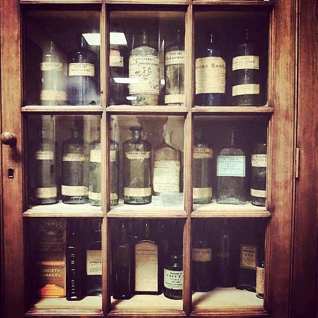This #flashbackfriday highlights an #oldschool #tincture cabinet filled with ⠀
#cbdoil long before it became the biggest trend of 2019⠀
.⠀⠀
⚕️🧬🏥💊⠀
.⠀⠀
.⠀⠀
.⠀⠀
.⠀⠀
.⠀⠀
.⠀⠀
.⠀⠀
#marincounty #medicalmarijuana #mmj #medicalcannabis #cannabiscommunity 