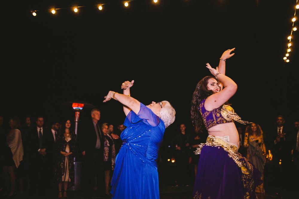 'The Dancing Belly' - Persian Wedding Belly Dancer