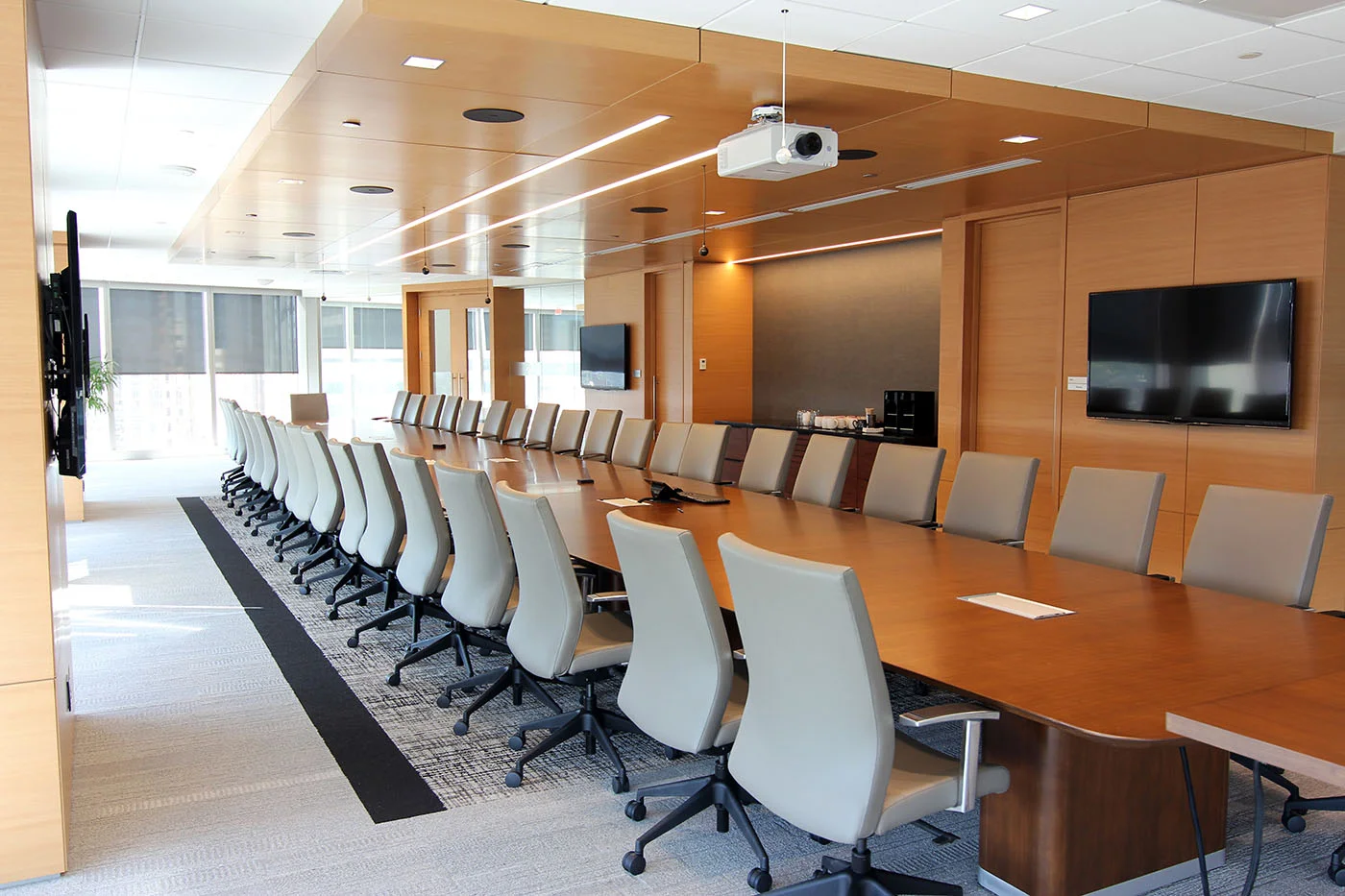 Floor 20 - Boardroom 2082 - Web.jpg