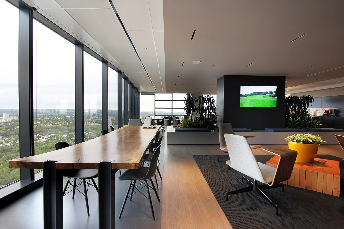 Floor 34 - Bistro (1) - Web.jpg