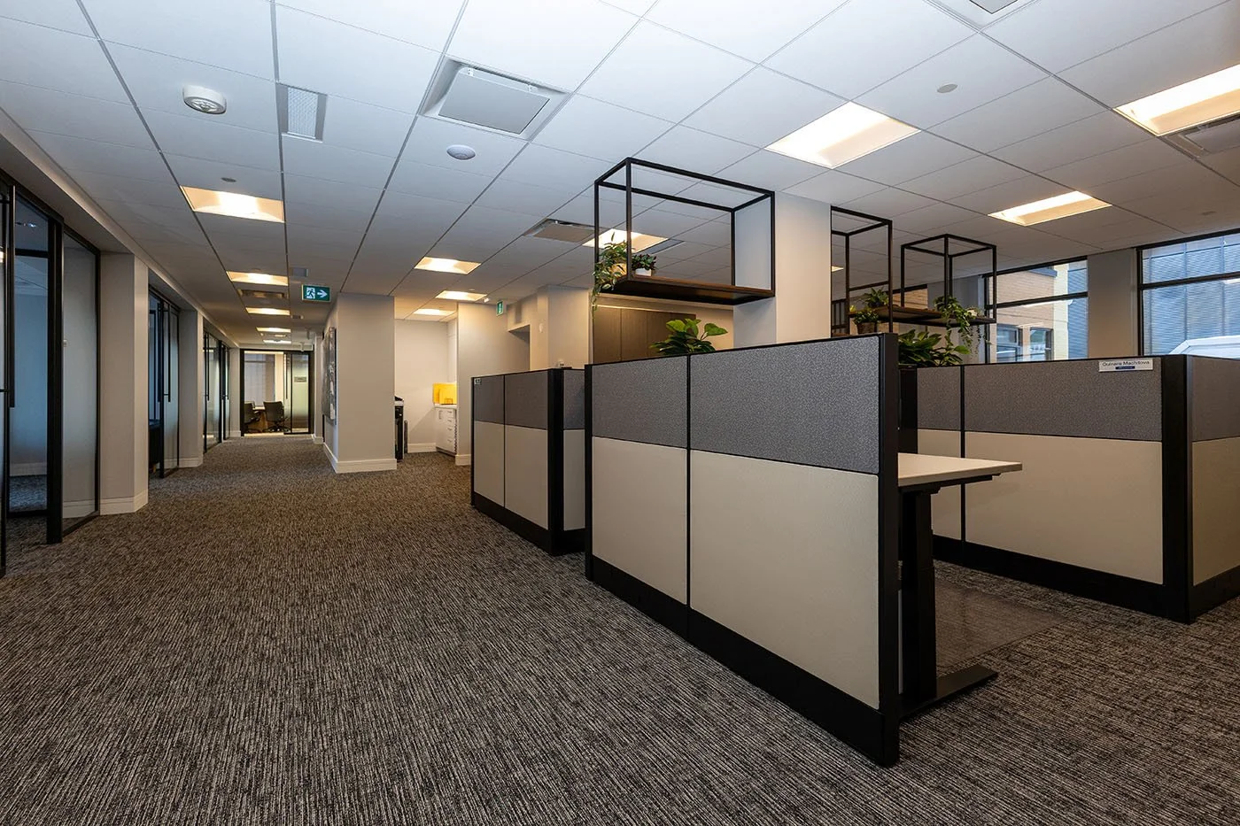 JSS-Workstation 1-2.jpg