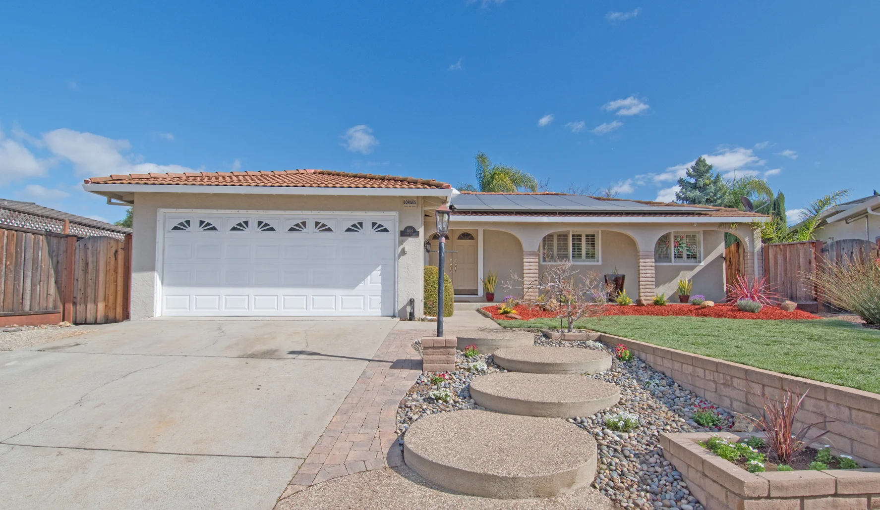 1664 Hyde - Elevation 001 HDR - Web.jpg