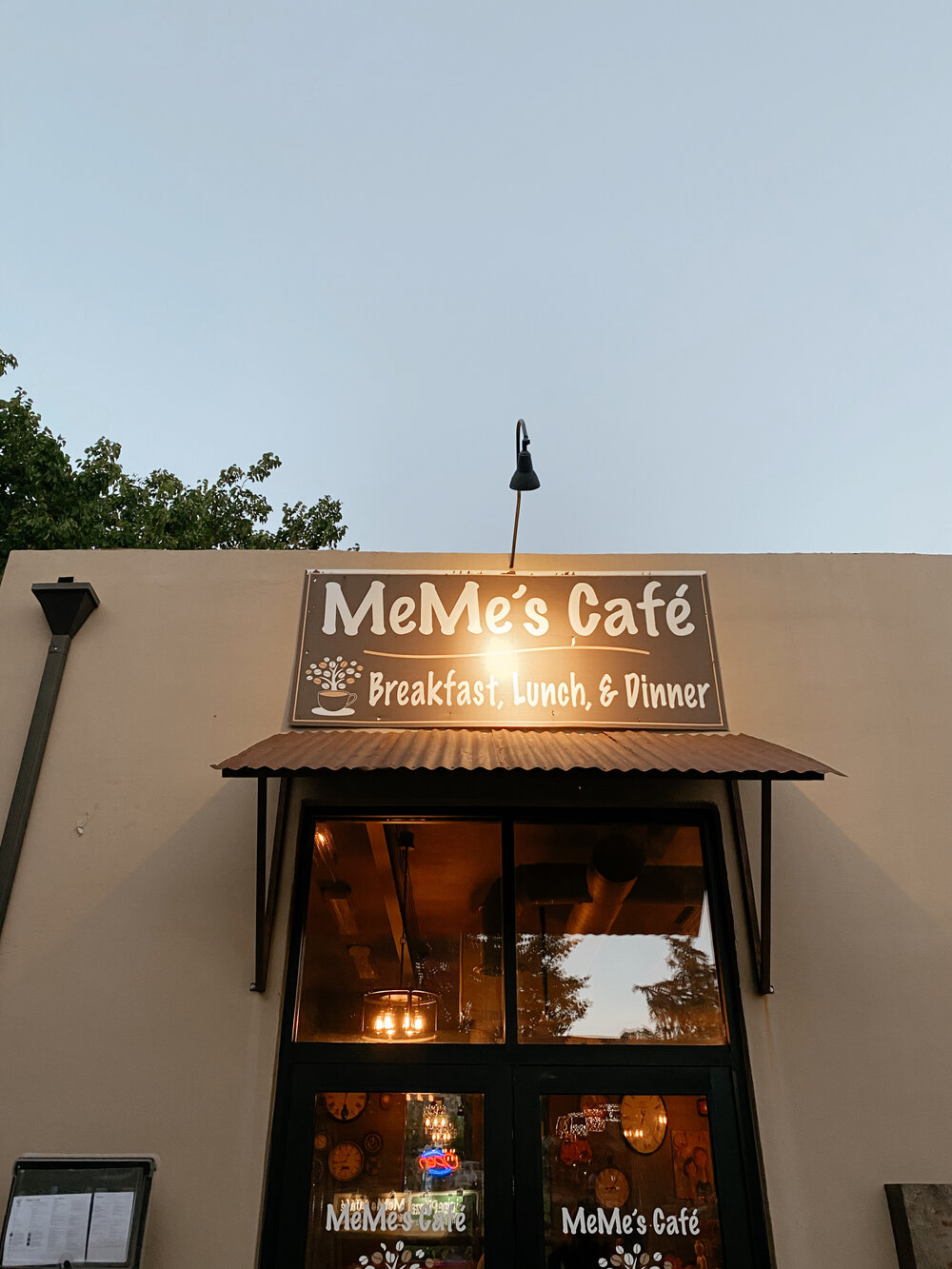 MeMe's Cafe