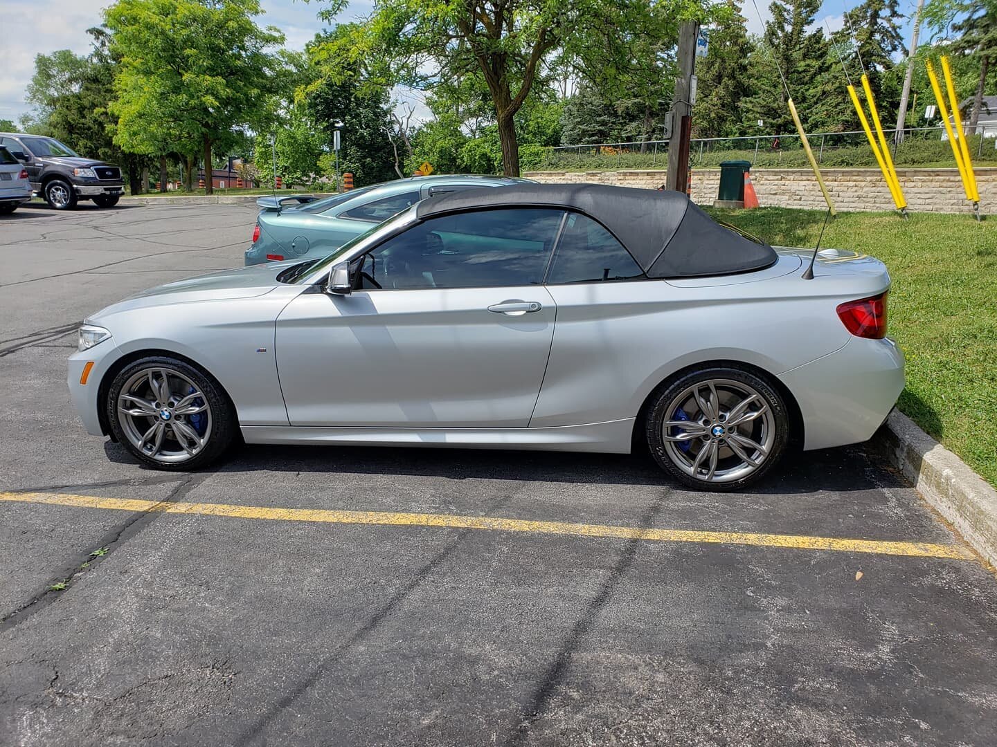 We specialize in automobile upholstery cleaning and pet hair removal.
#leathercleaning
#clothseatstainremoval
#saltstainremoval #completedetail #supercarwashdetailing #upholsterycleaning #doghairremoval