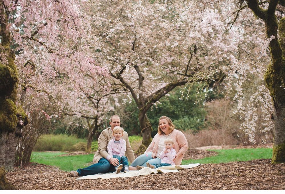 spring_Family_Lifestyle_Portrait_Session_Seattle_Arboretum_cherry_blossoms 19.jpg