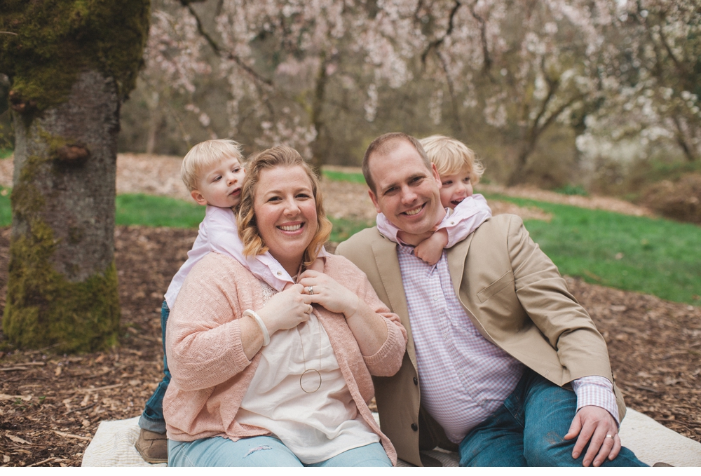 spring_Family_Lifestyle_Portrait_Session_Seattle_Arboretum_cherry_blossoms 22.jpg