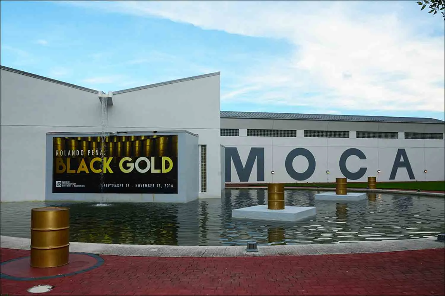 The-7-Elements-of-Reflection_Black-Gold_Rolando-Pena_Photo-Pedro-Avendano_PJA_6579_WEB.jpg