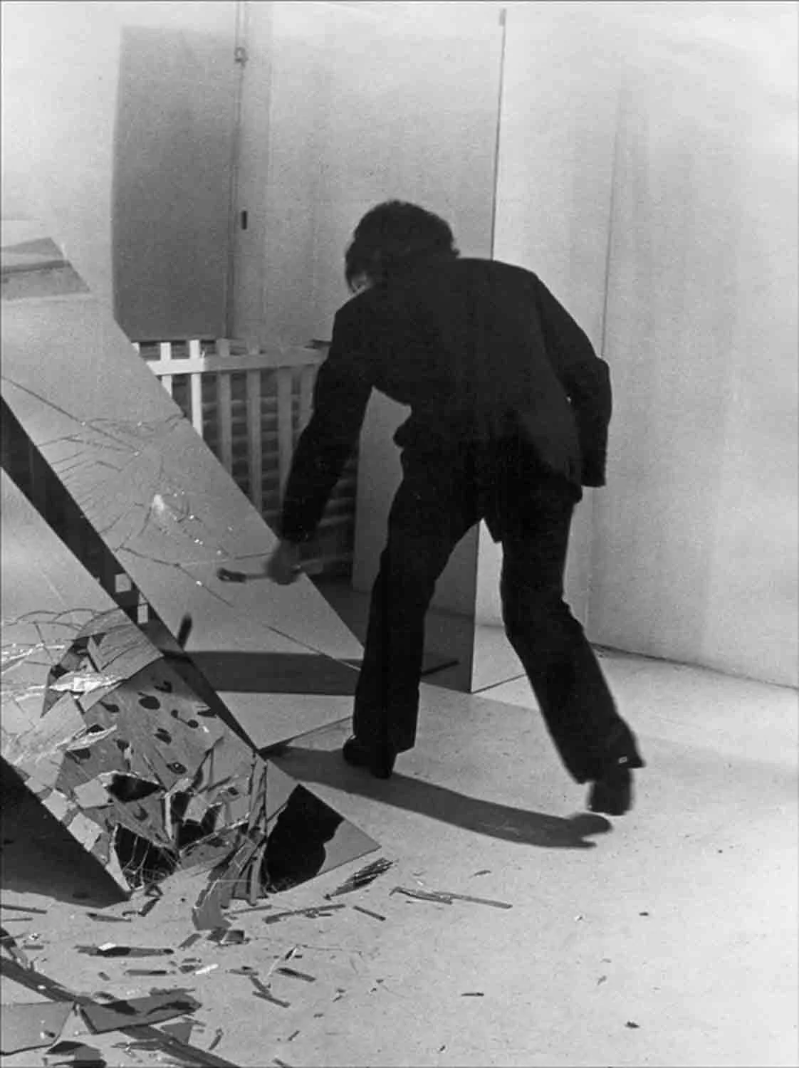 01_Solo_The-Seven-Vanishing-Points_Performance_4.jpg