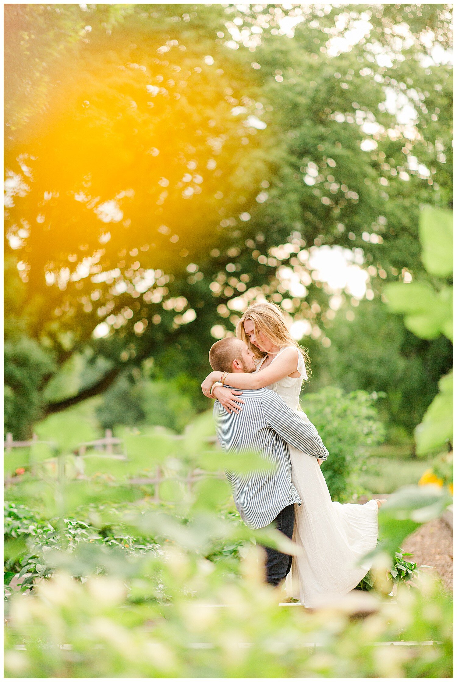 franklin-park-conservatory-engagement-photos-columbus-ohio_0007.jpg