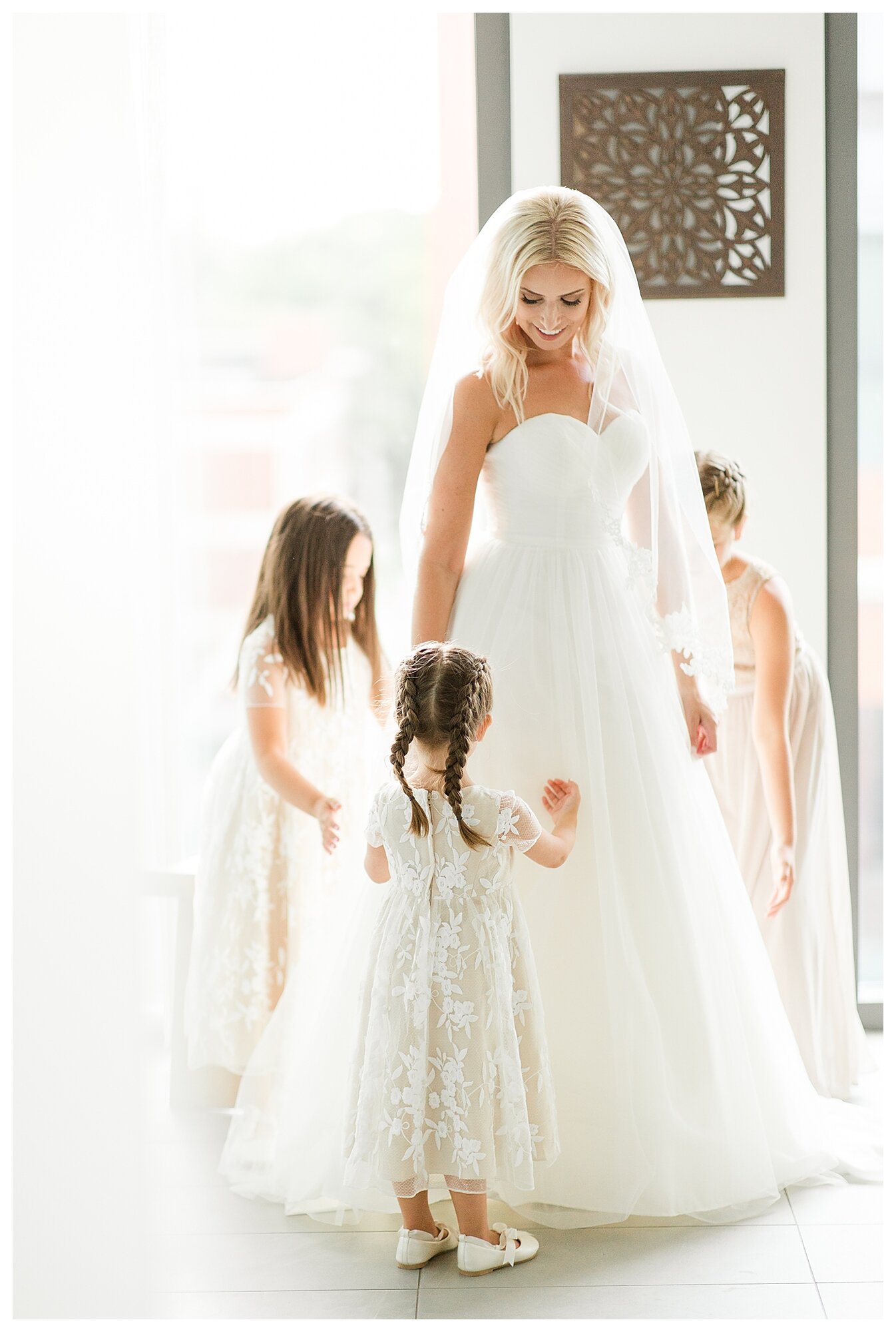 columbus wedding bride with flower girls