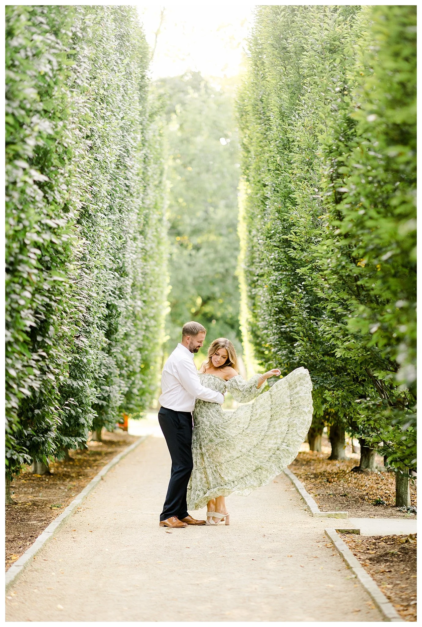 What To Wear For Engagement Photos: A Photographer's Tips