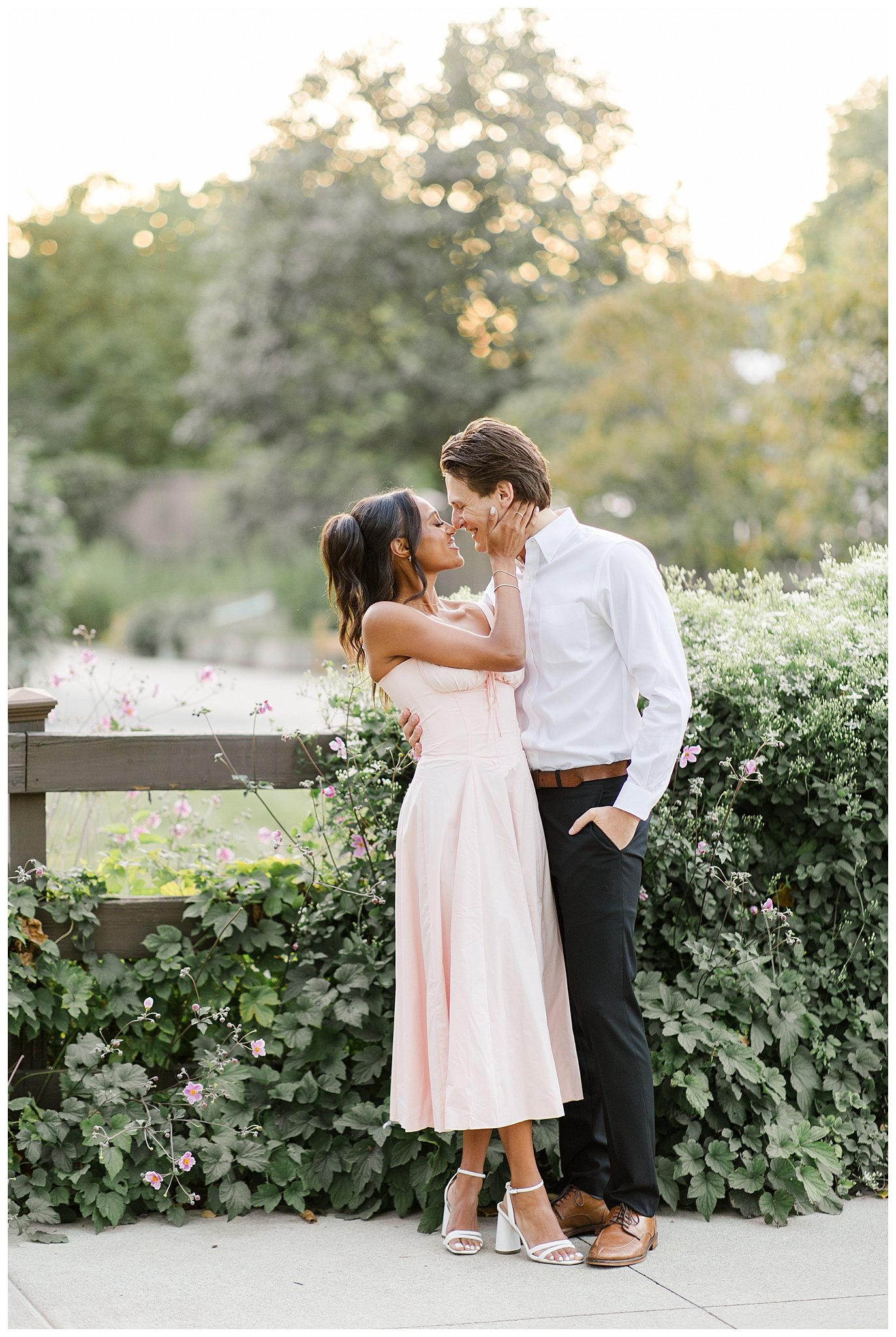 Columbus-summer-engagement-photos-franklinpark_0014.jpg