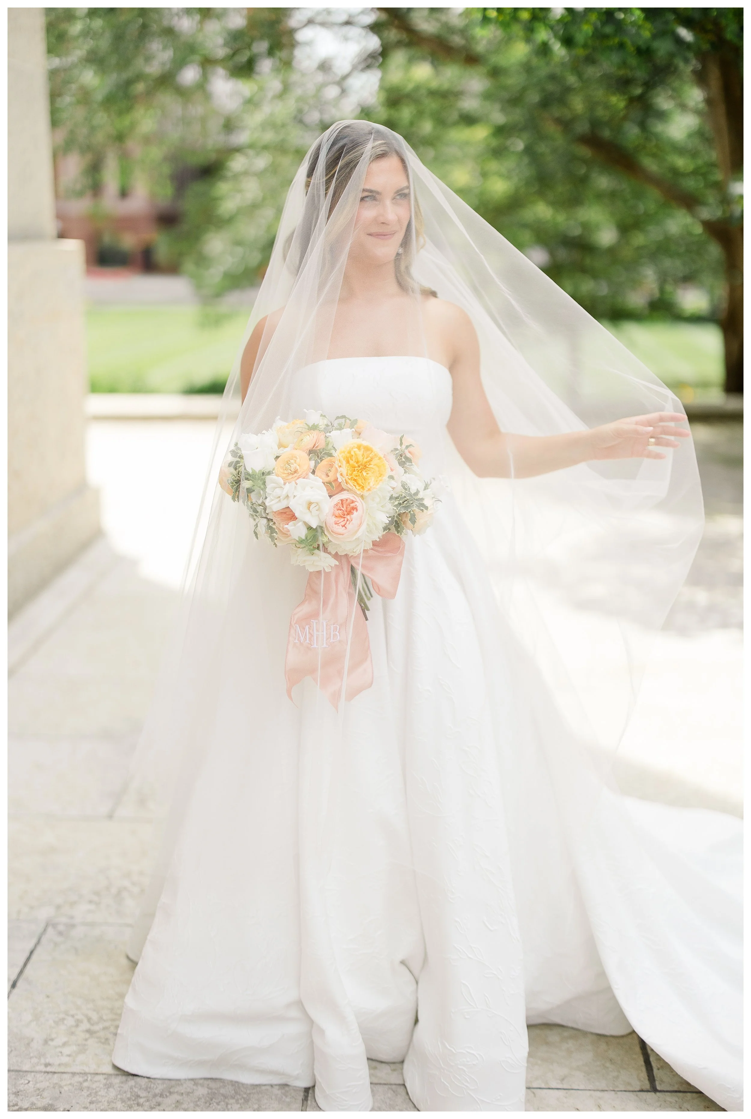 starling studio june Ohio Statehouse wedding_0023.jpg
