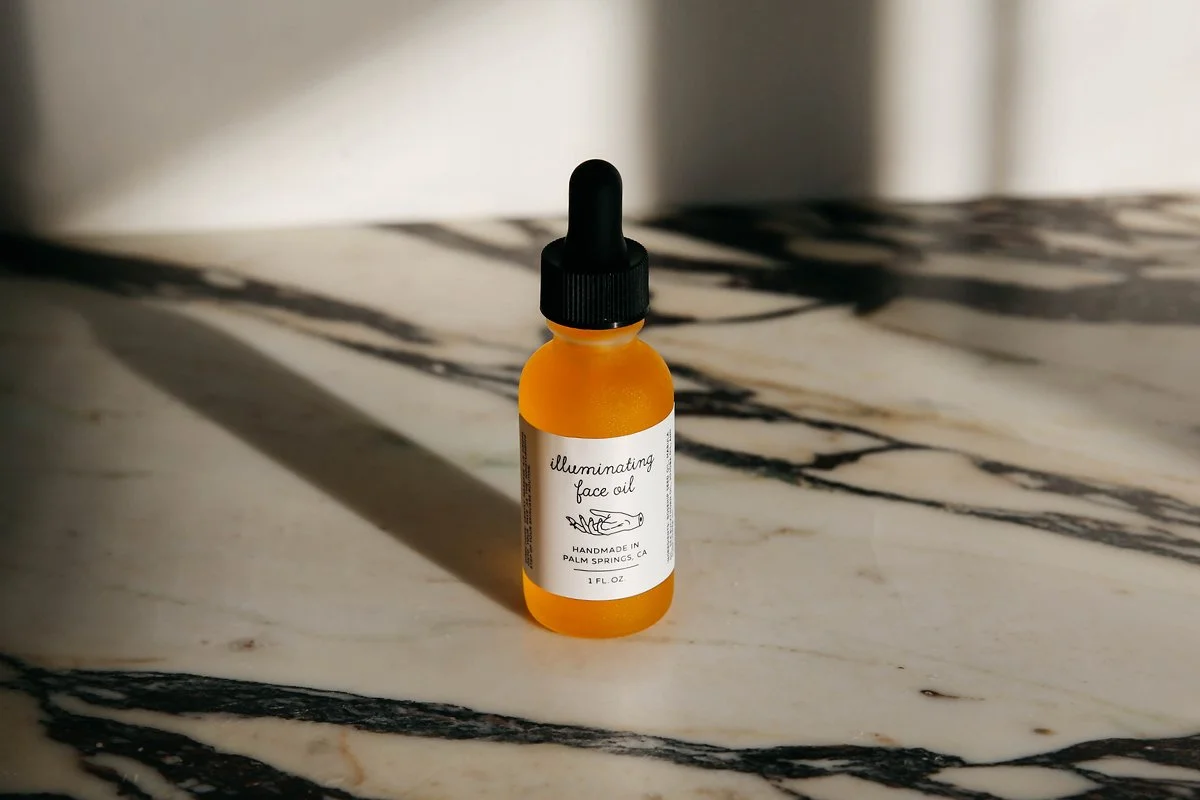 Illuminating_Face_Oil_5.jpg