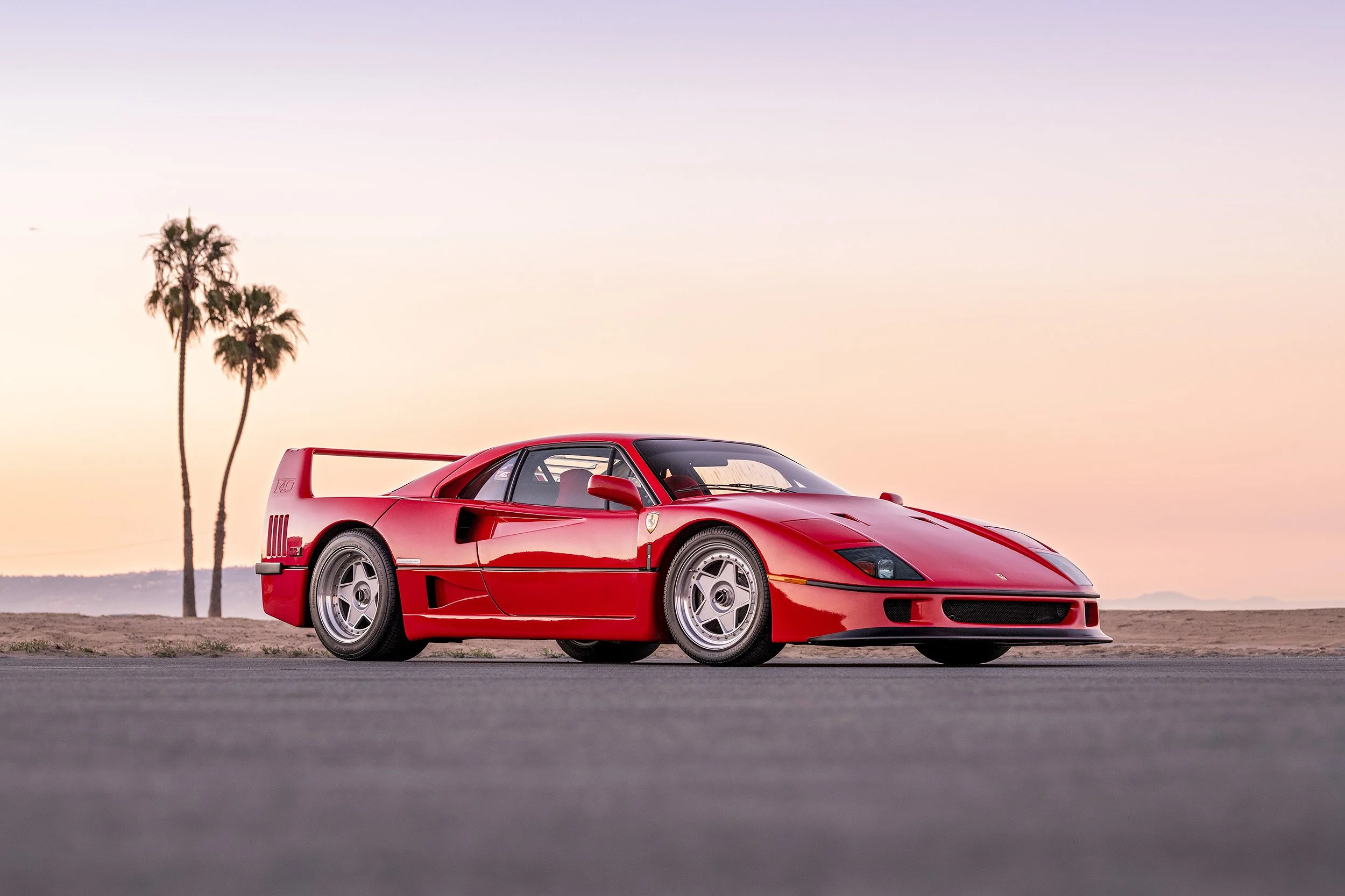 1991FerrariF40_01.jpg