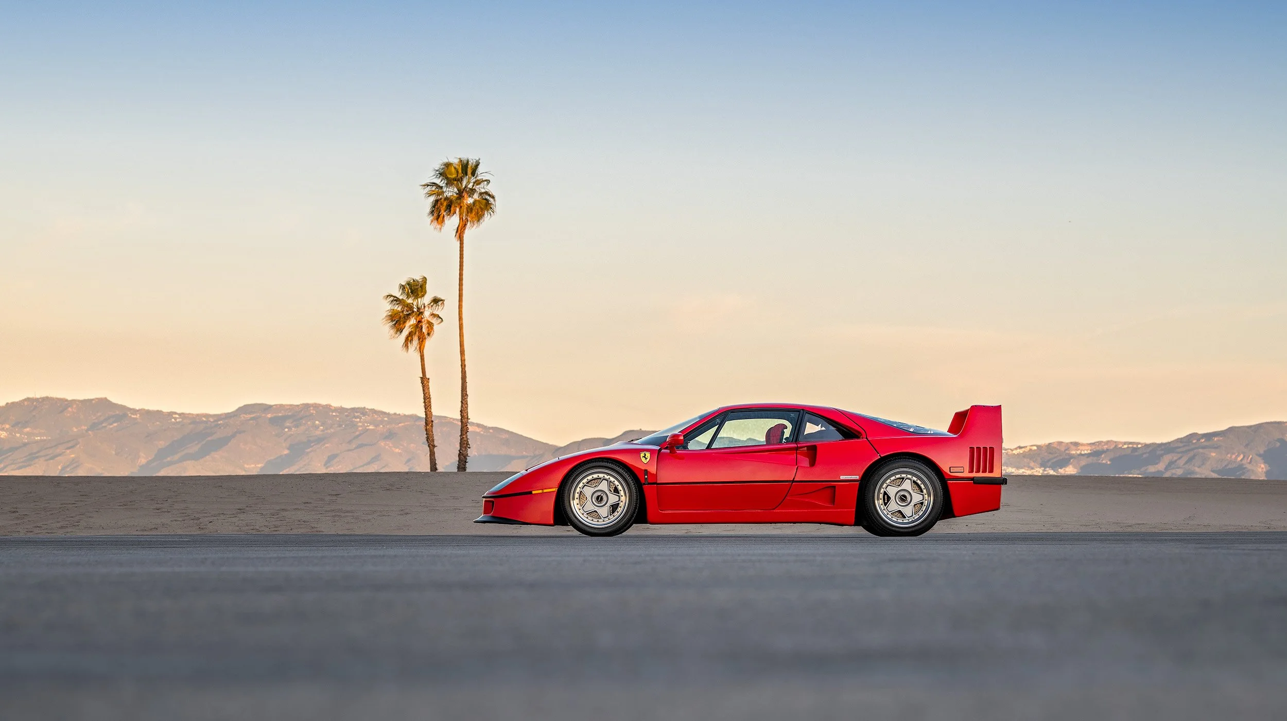 1991FerrariF40_08.jpg