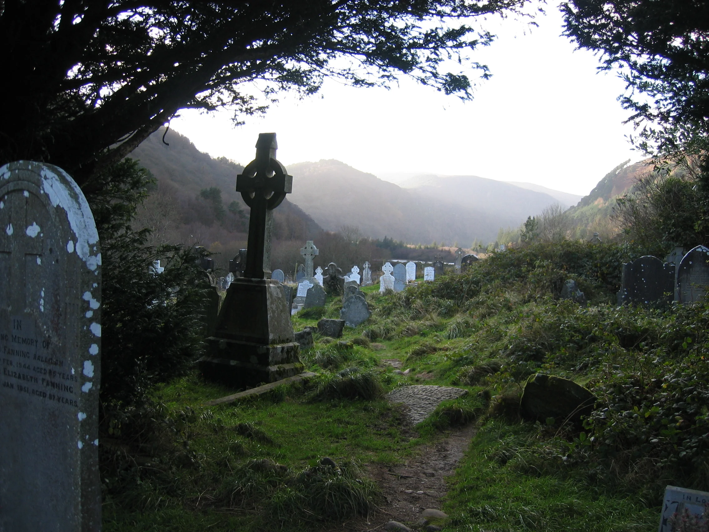1GlendaloughCemetery.JPG