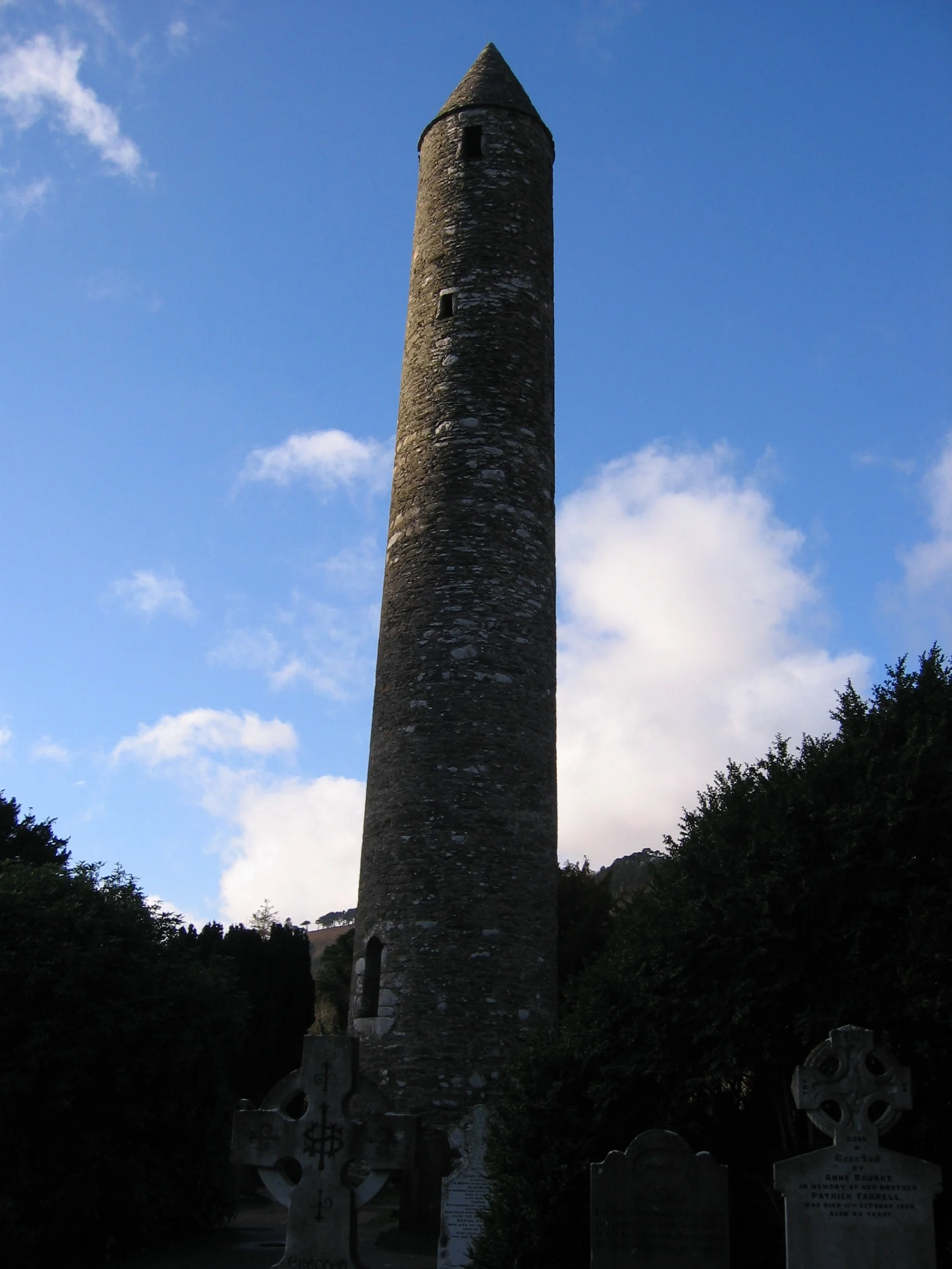 1GlendaloughTower.JPG