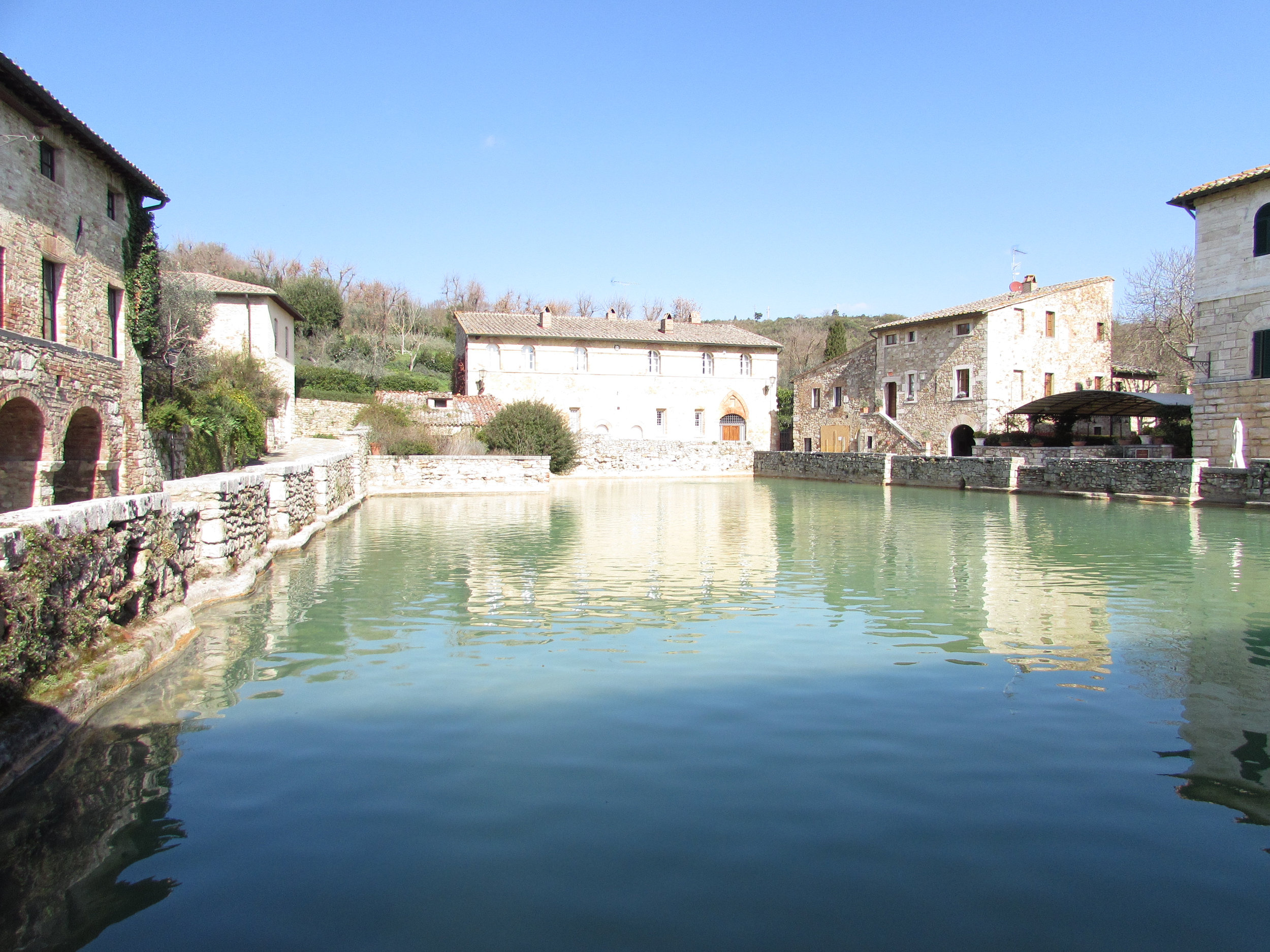 bagno vignoni piazza.jpg