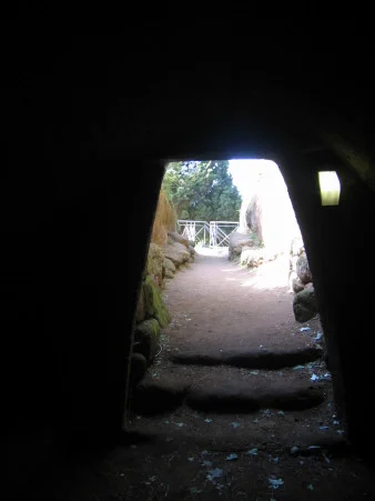 tombs.jpg
