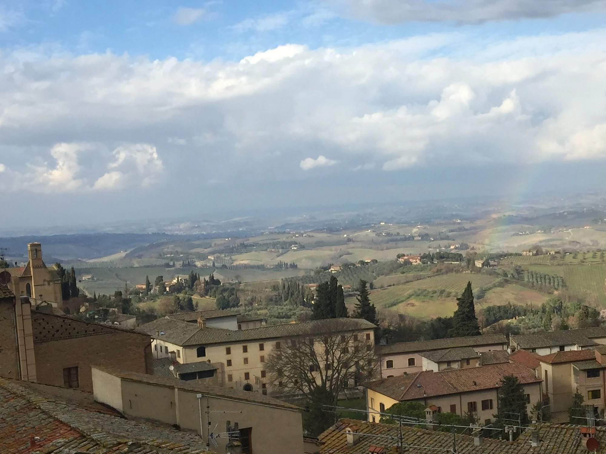Rainbow+over+the+Tuscan+countryside.jpg