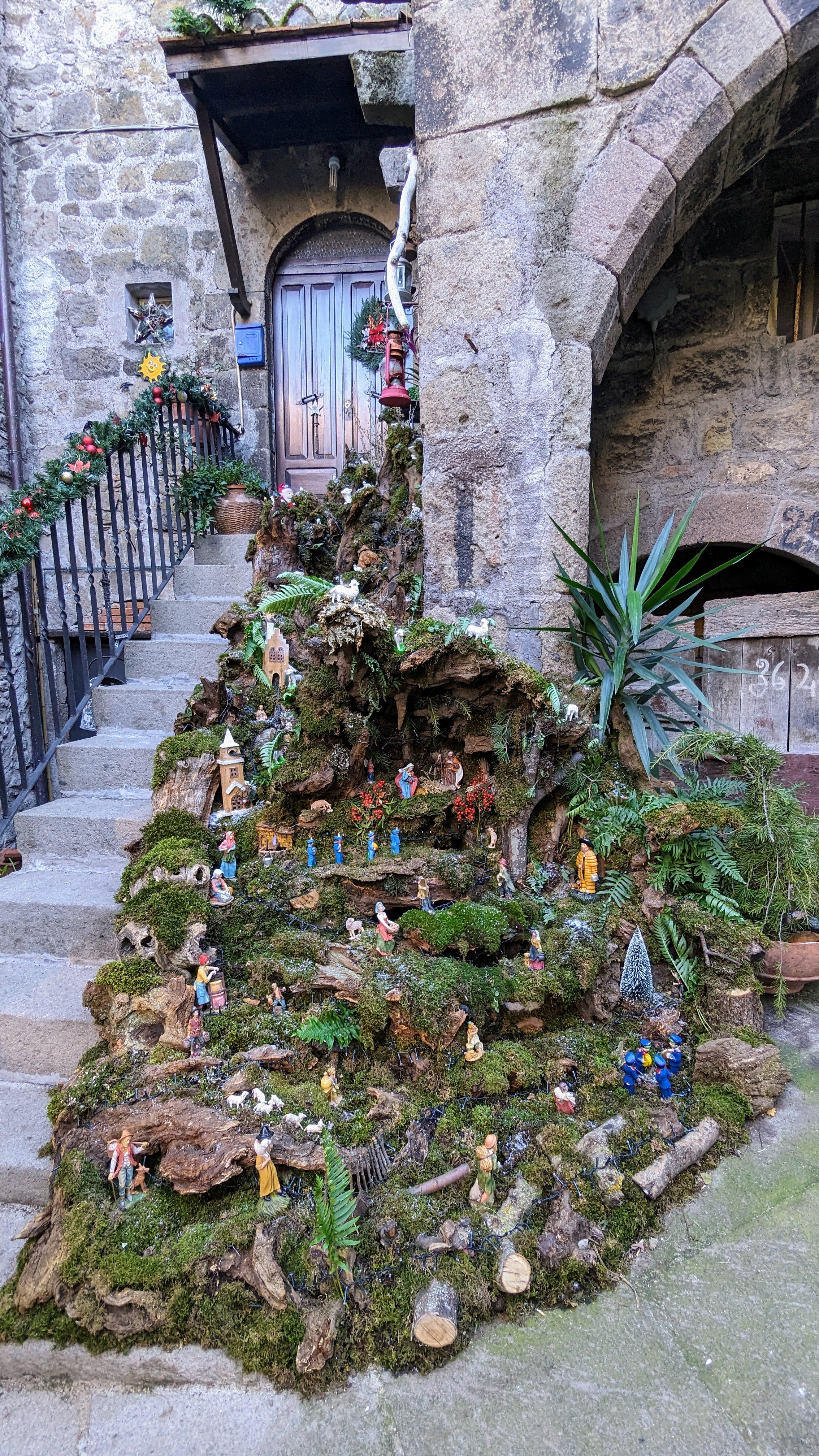 Little Roads Europe Christmas presepio.jpg