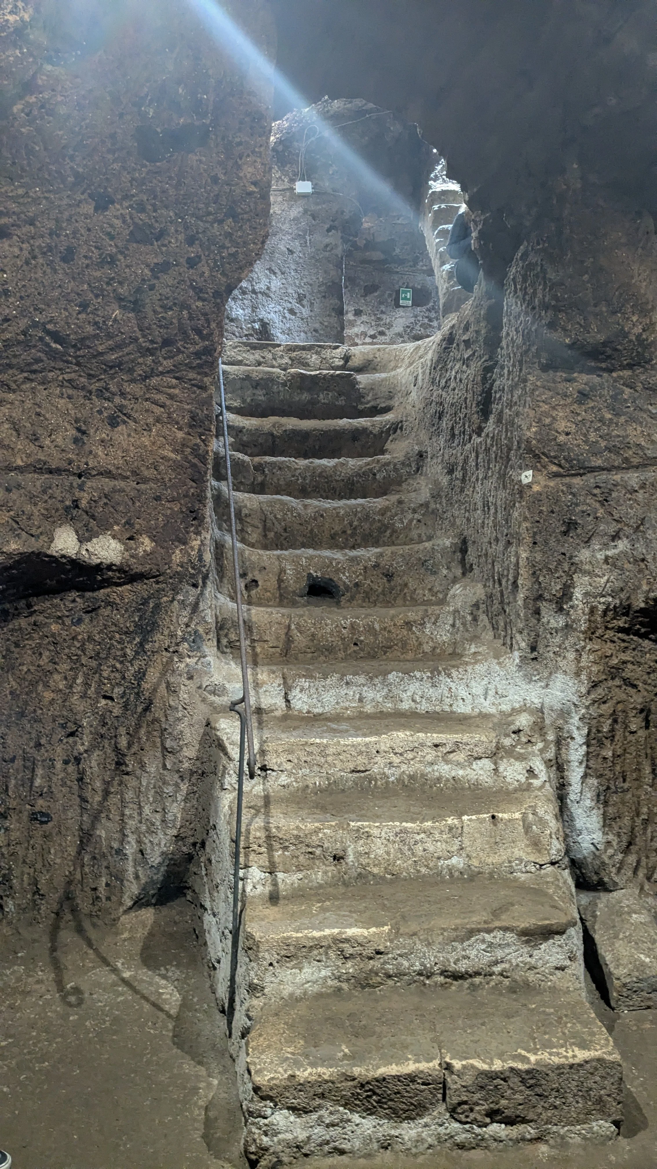 Little Roads Europe Orte sotteranea 4.jpg