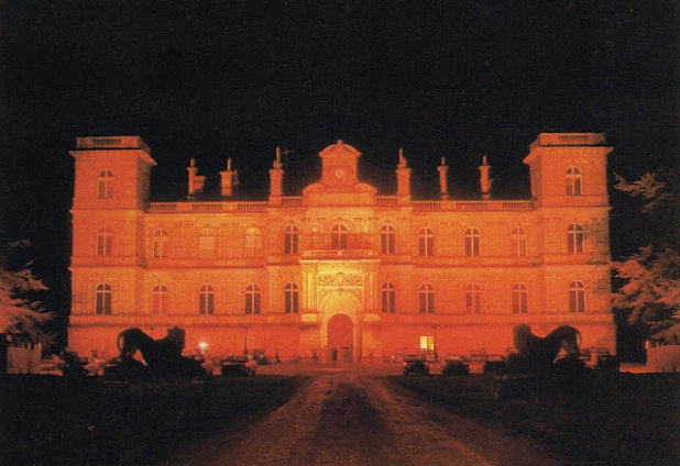 Mansions like this one commonly host cabal's of globalists who control the banks.