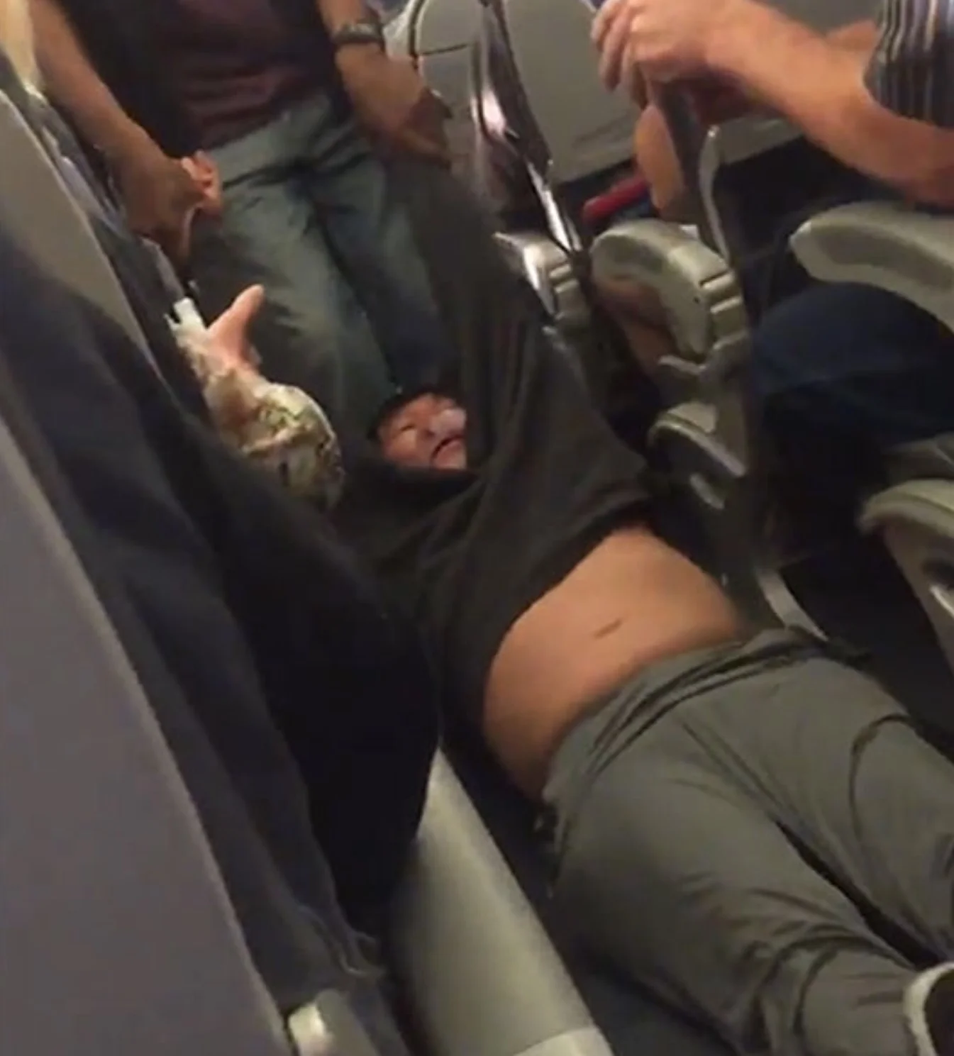 Trump Hires United To Handle Deportations