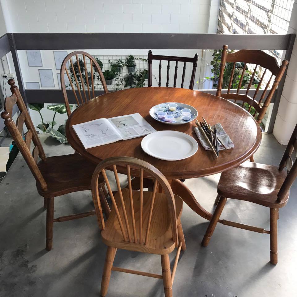 Mas & Miek Ceramic House Paint a Ceramic Pot