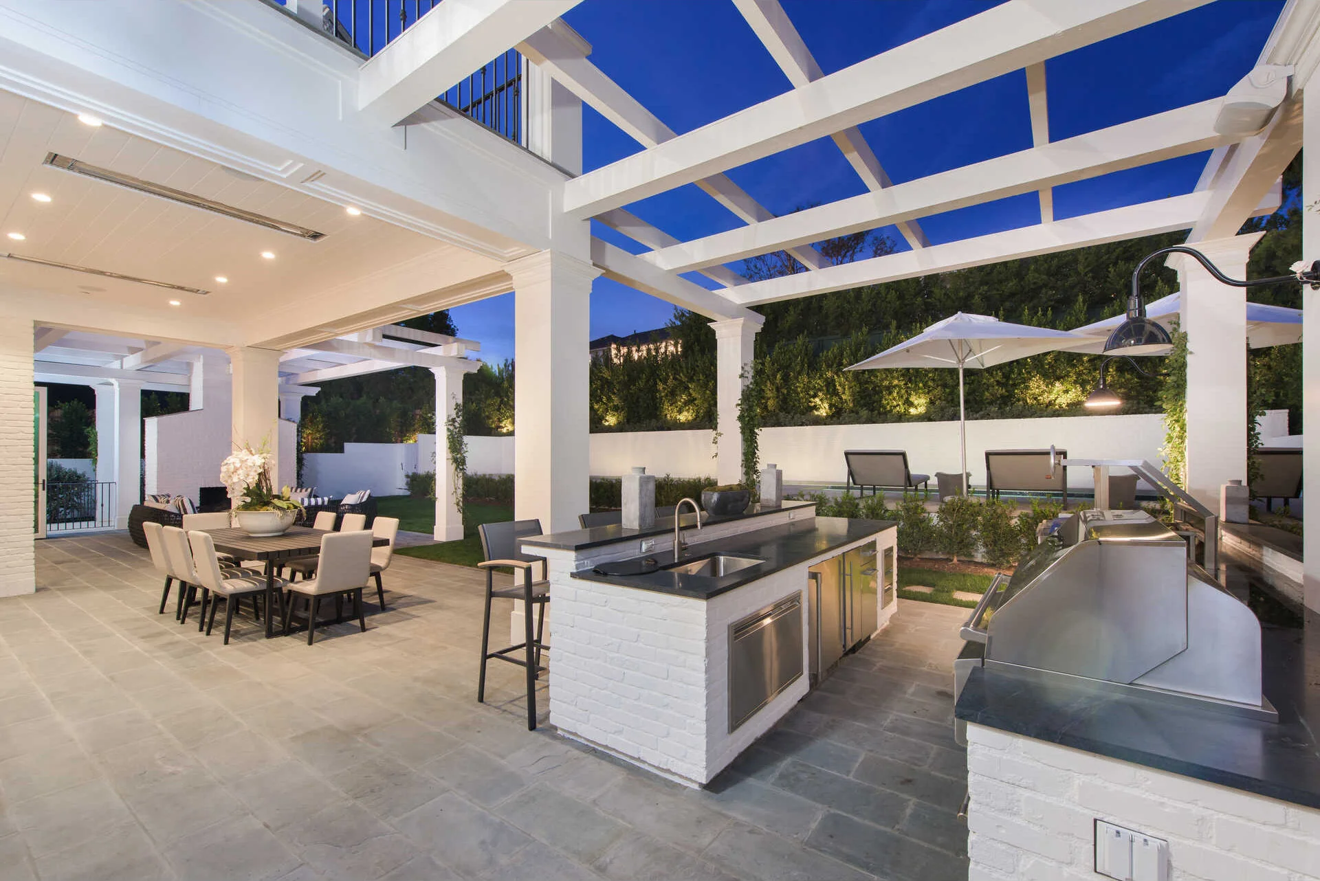 841 Toulon_Backyard.jpg