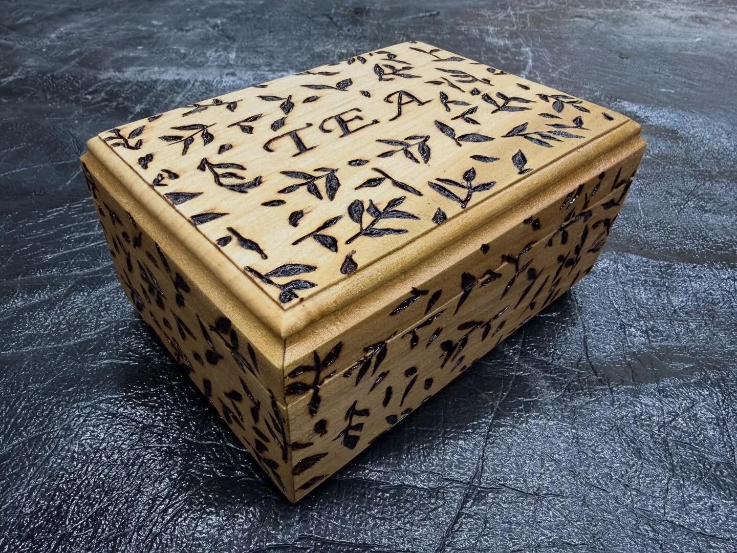 What type of final finish for the #teabox?

#Shellac or #spraylacquer?