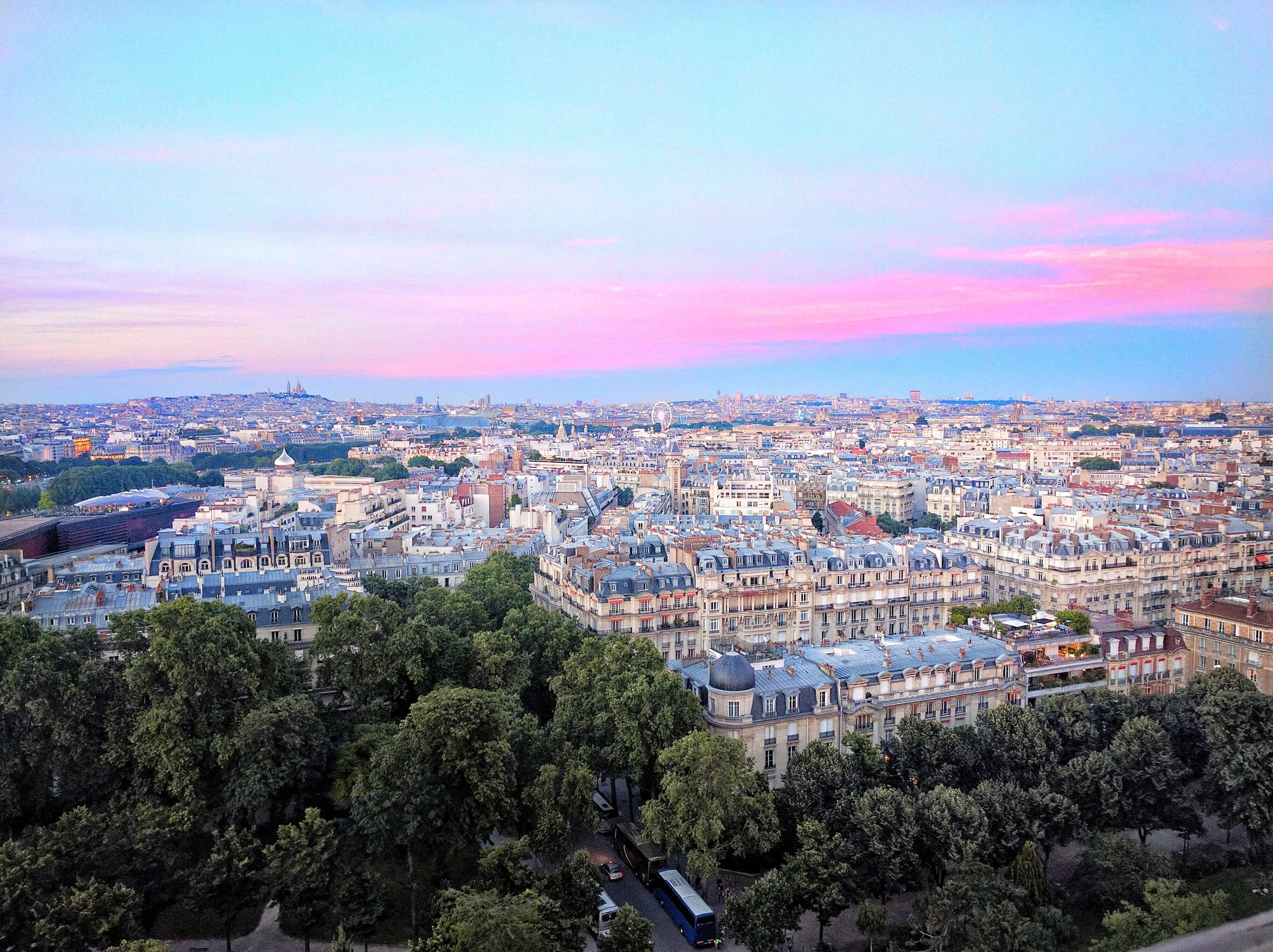 Should I Rent an Apartment in Paris & Learn French?