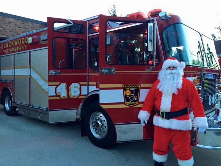 santa runs .jpg