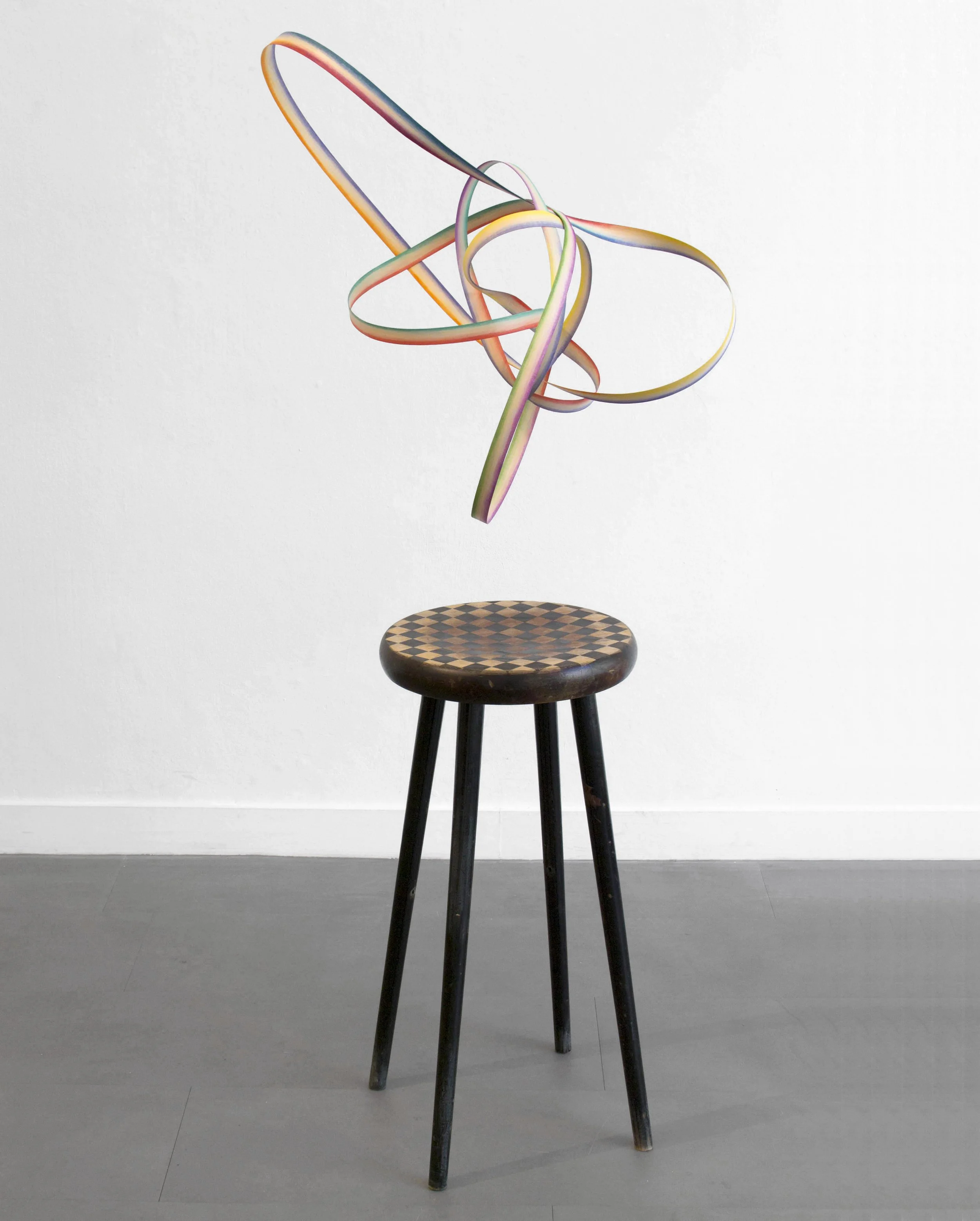   Luftnummer (ModèIe de nuage I)  2023   Aquarell, Lack, Holz, Barhocker 70 x 70 x 165 cm 