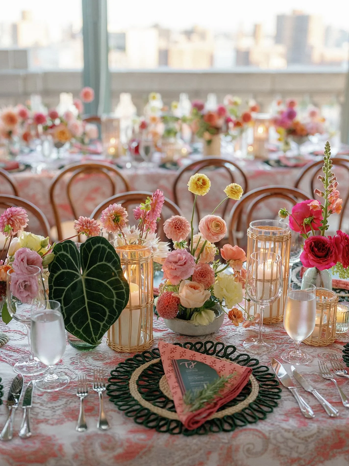 We do bright and sunny too! An intimate NYC wedding this past fall.

Planner/Coordinator: @gvwevents
Photographer: @katethompsonweddings
Florist: @graceandgritflowers
HMU: @sbbeautynyc
Bridal attire: @grace_loves_lace @mateonewyork @renecaovilla
Stri