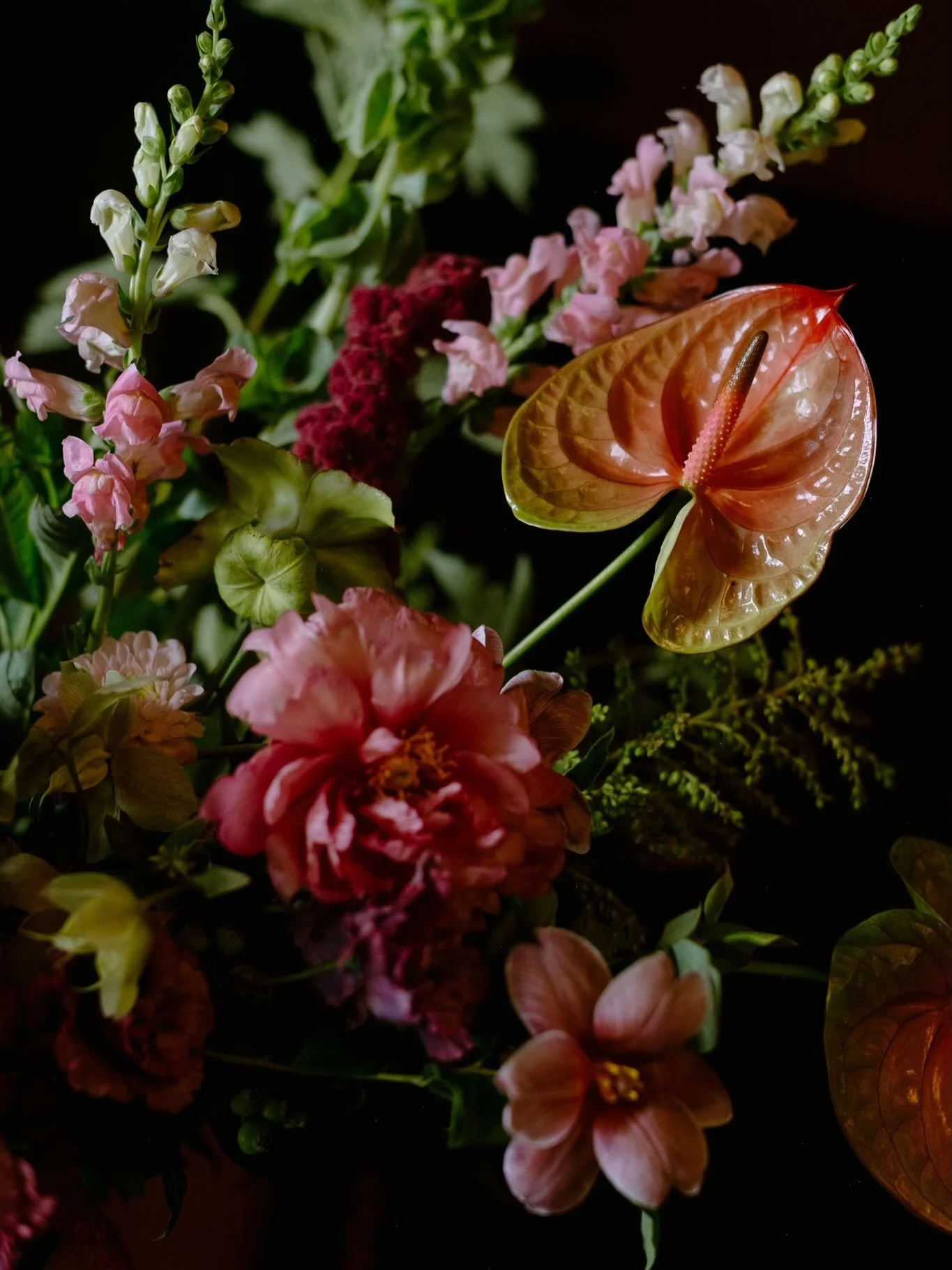 For K+J! Casual and chic @boweryhotel_events 

Venue: @boweryhotel_events
Coordination: @dawnmauberret
Photo: @chazcruz
Band: @upallnighters
Flowers: @graceandgritflowers
Grazing Table: @styleandgrazeny
HMU: @bar__wedding
Cake: @padocabakery