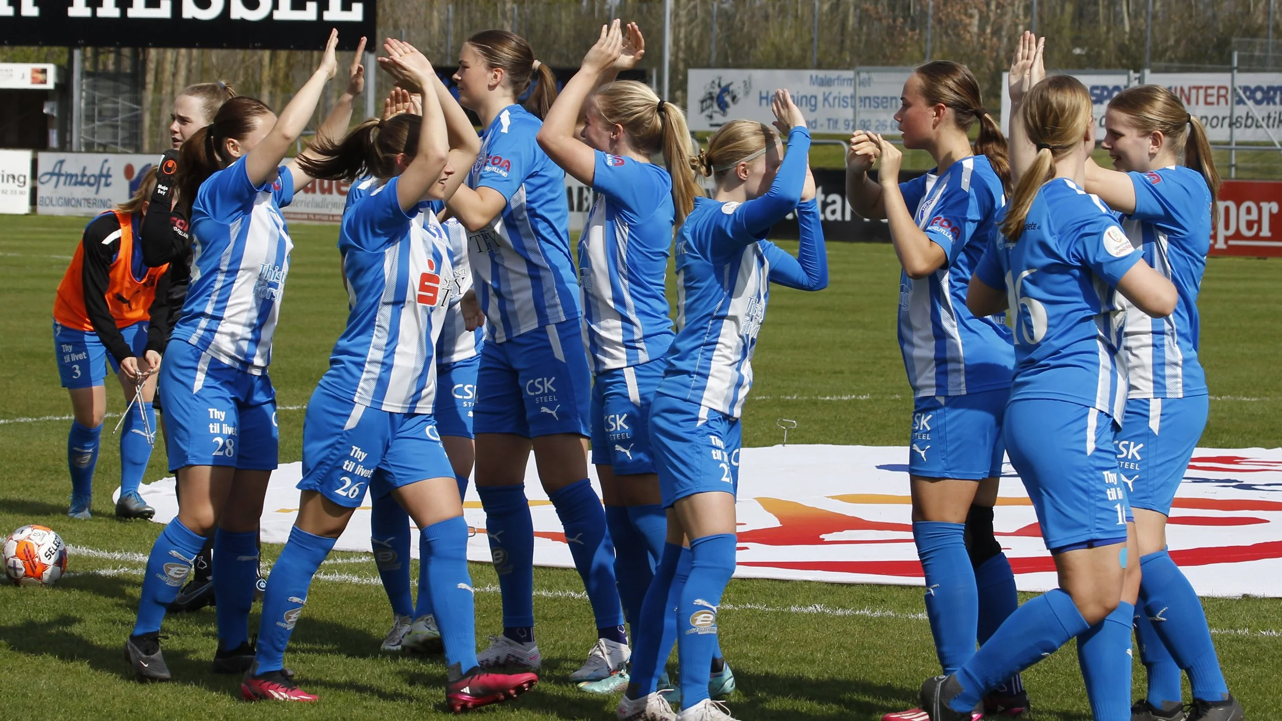 FAST TRACK-MODEL ER DØD – FCK STÆRKT PRESSET