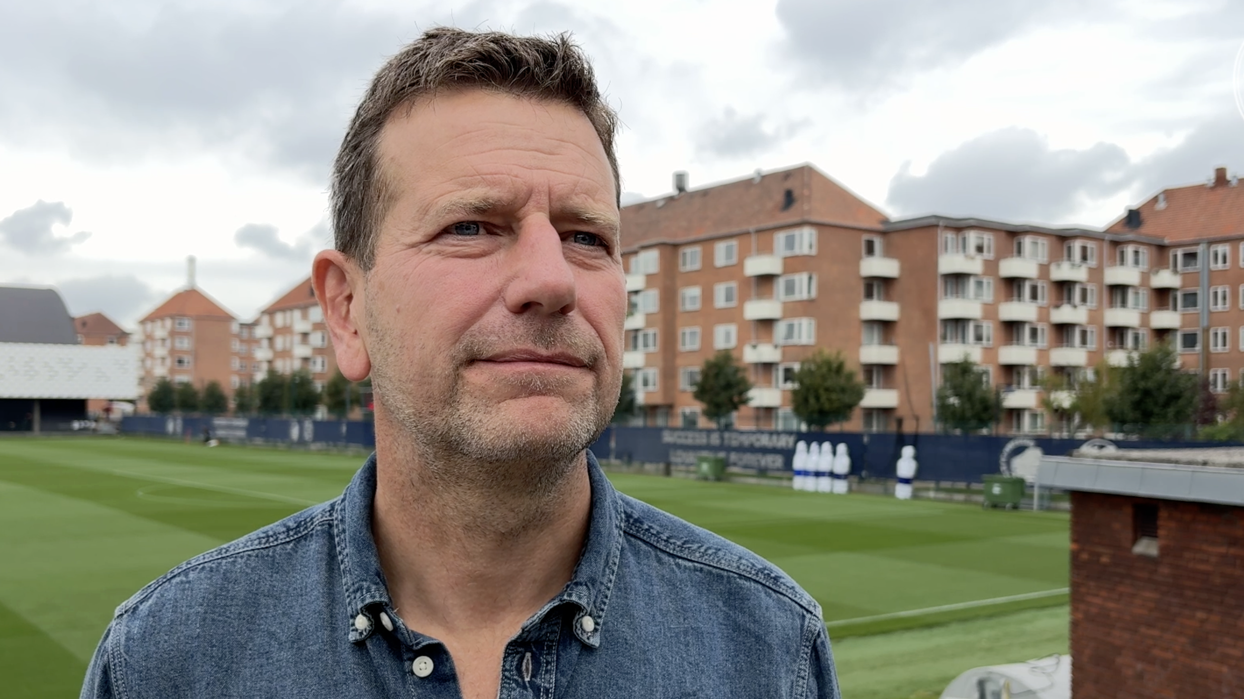 VINDUET ER ÅBNET: SUNE HAR ÉN BUNDEN OPGAVE