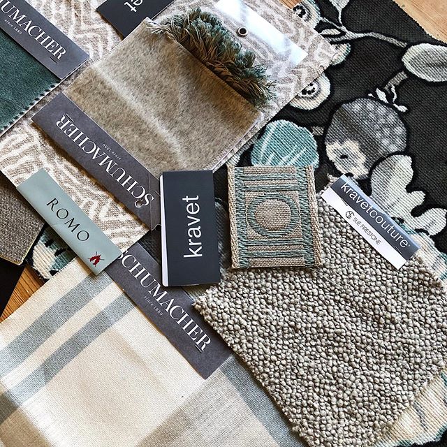 Room to bloom...a grown-up family room scheme that is live-able with little ones.  Grateful for fabrics that are making performance AND pretty possible...🙏🏼
&bull;
&bull;
#sevaspaces #designalifeyoulove
&bull;
&bull;
&bull;
&bull;
&bull;

#timeless