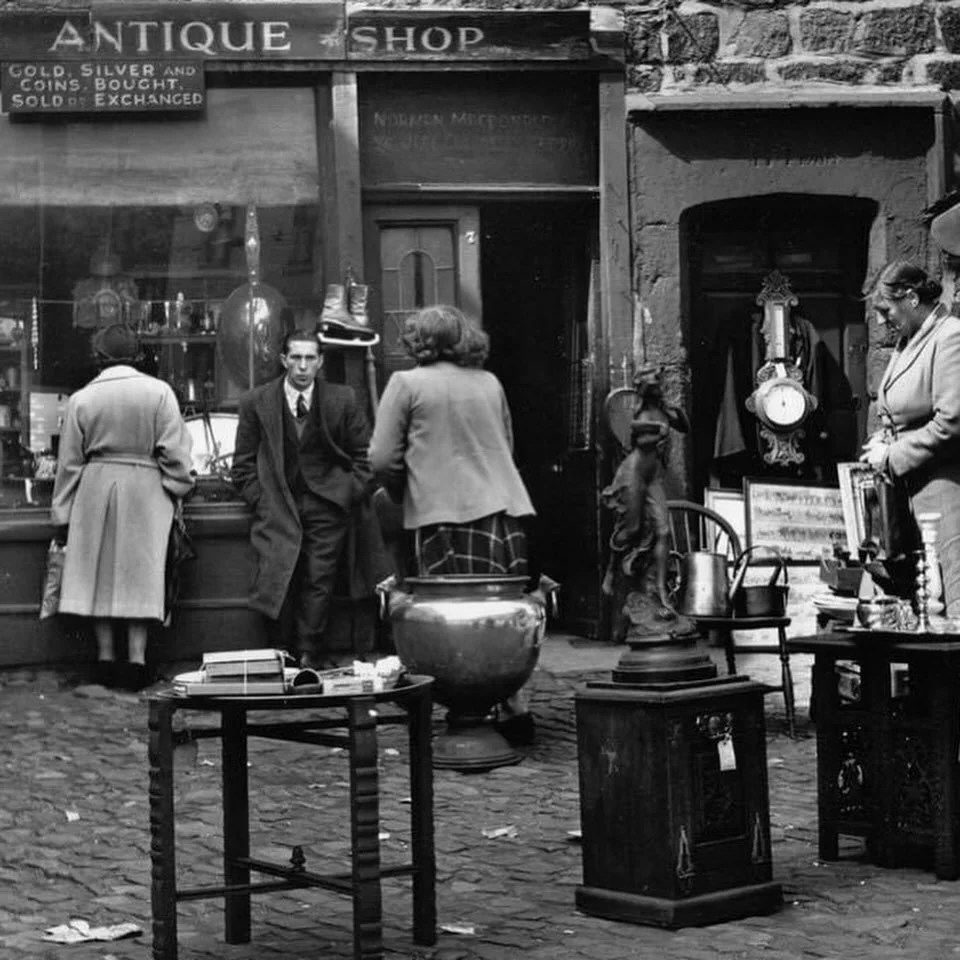 ANNOUNCEMENT: I&rsquo;m opening a shop!

From 10th - 20th June I&rsquo;ll be opening a pop up antique shop on Bridge Street in Berwick-upon-Tweed. 

There&rsquo;ll be a mix of antiques, collectables, ephemera, furniture, pictures and lots more.

I&rs
