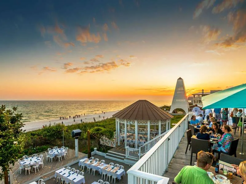 Bud & Alley's Is the Top Rooftop Bar of the Summer