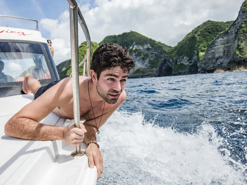 Adrian Grenier Wants You to Stop Sucking