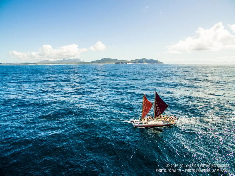 How a Canoe Sailed All the Way Around the World Without Modern Technology