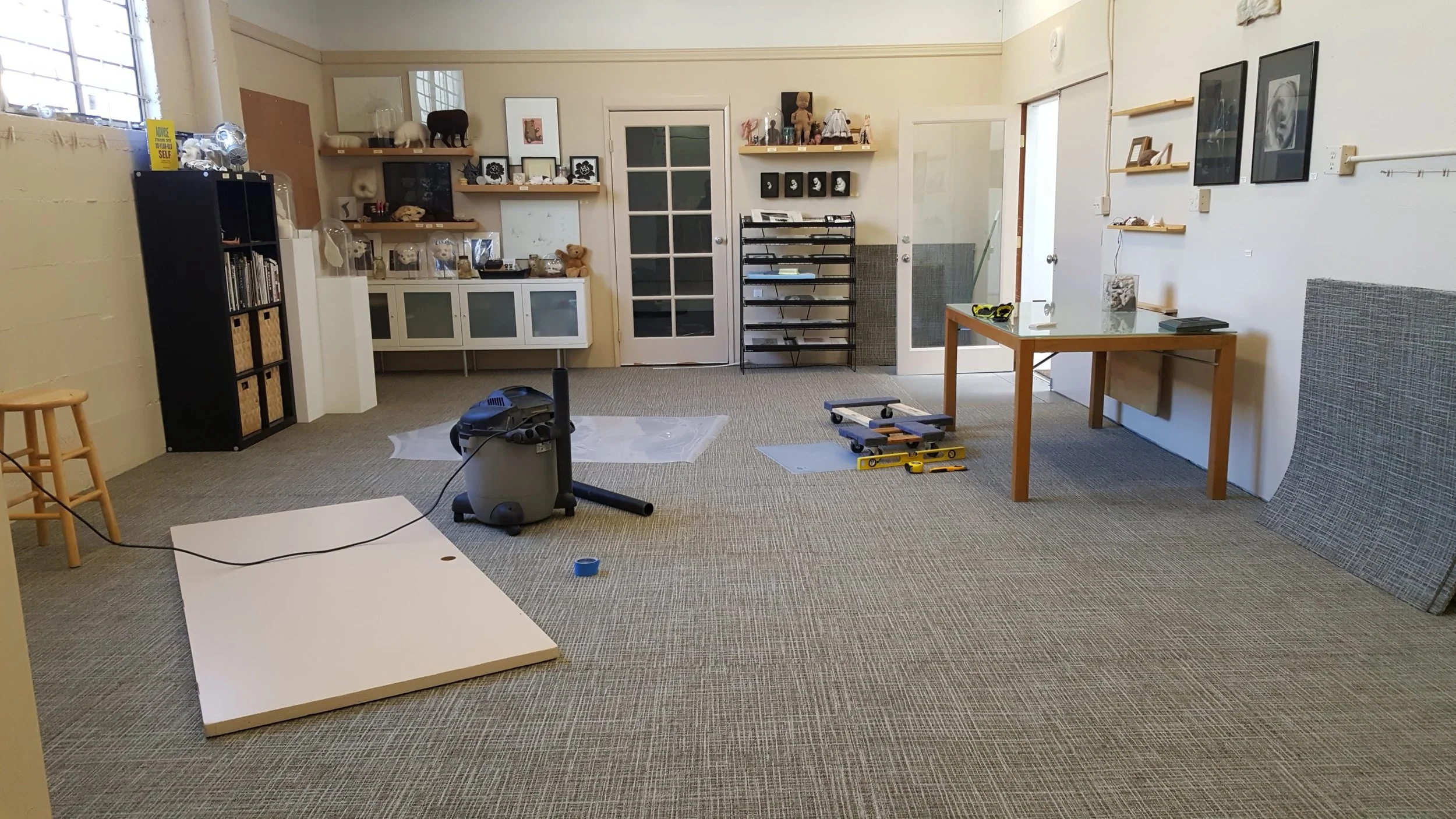 Simply place the things down and do some trimming on the last two edges of the room. Ready to move furniture around.