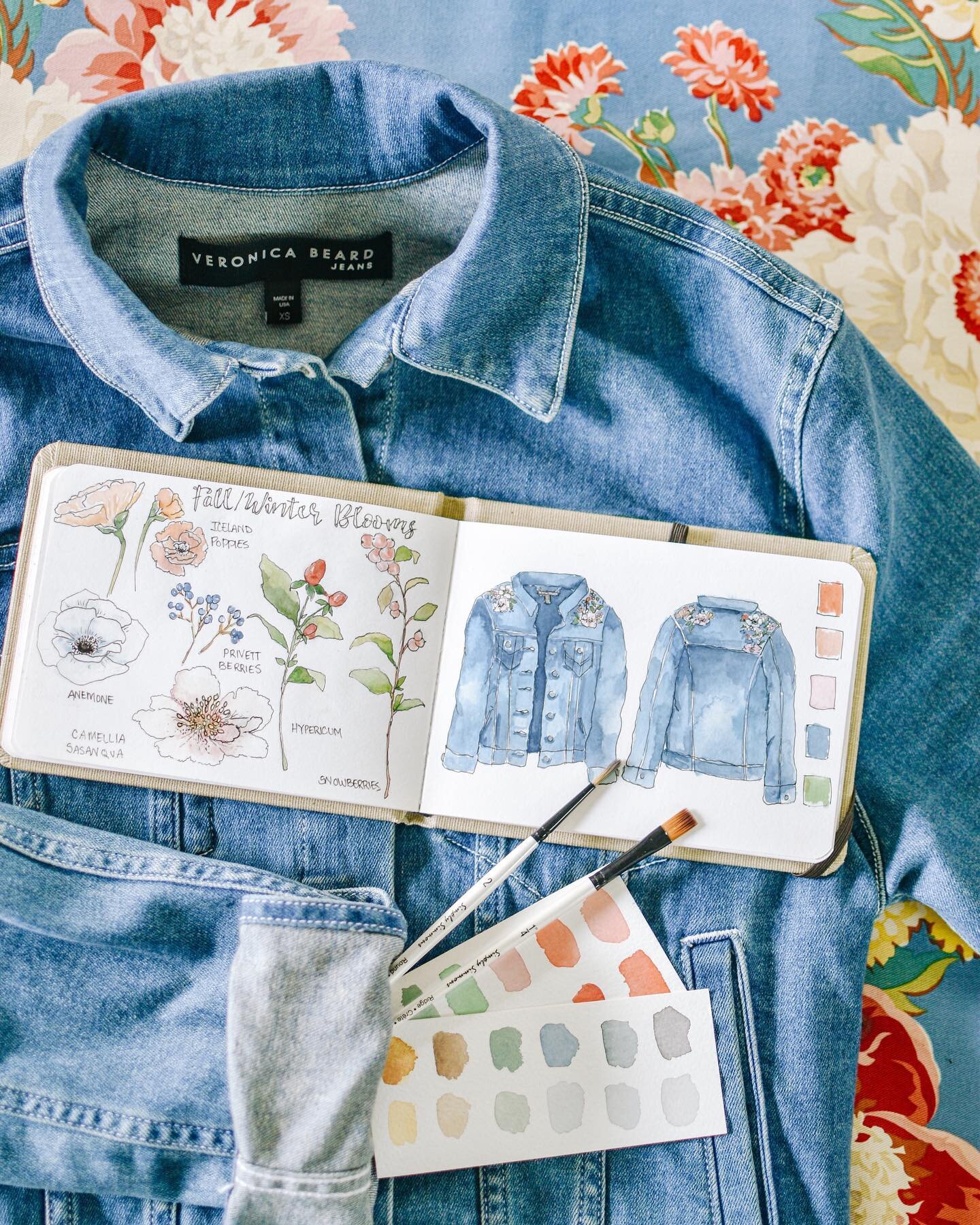🖌Getting decorative with @veronicabeard denim!👕
Step 1: Preliminary ink/watercolor sketch to get ideas flowing! 🎨
Theme: Fall/winter blooms and berries🍂 Stay tuned for more hand painted projects ahead this season!✍️ #merhansonartanddesign