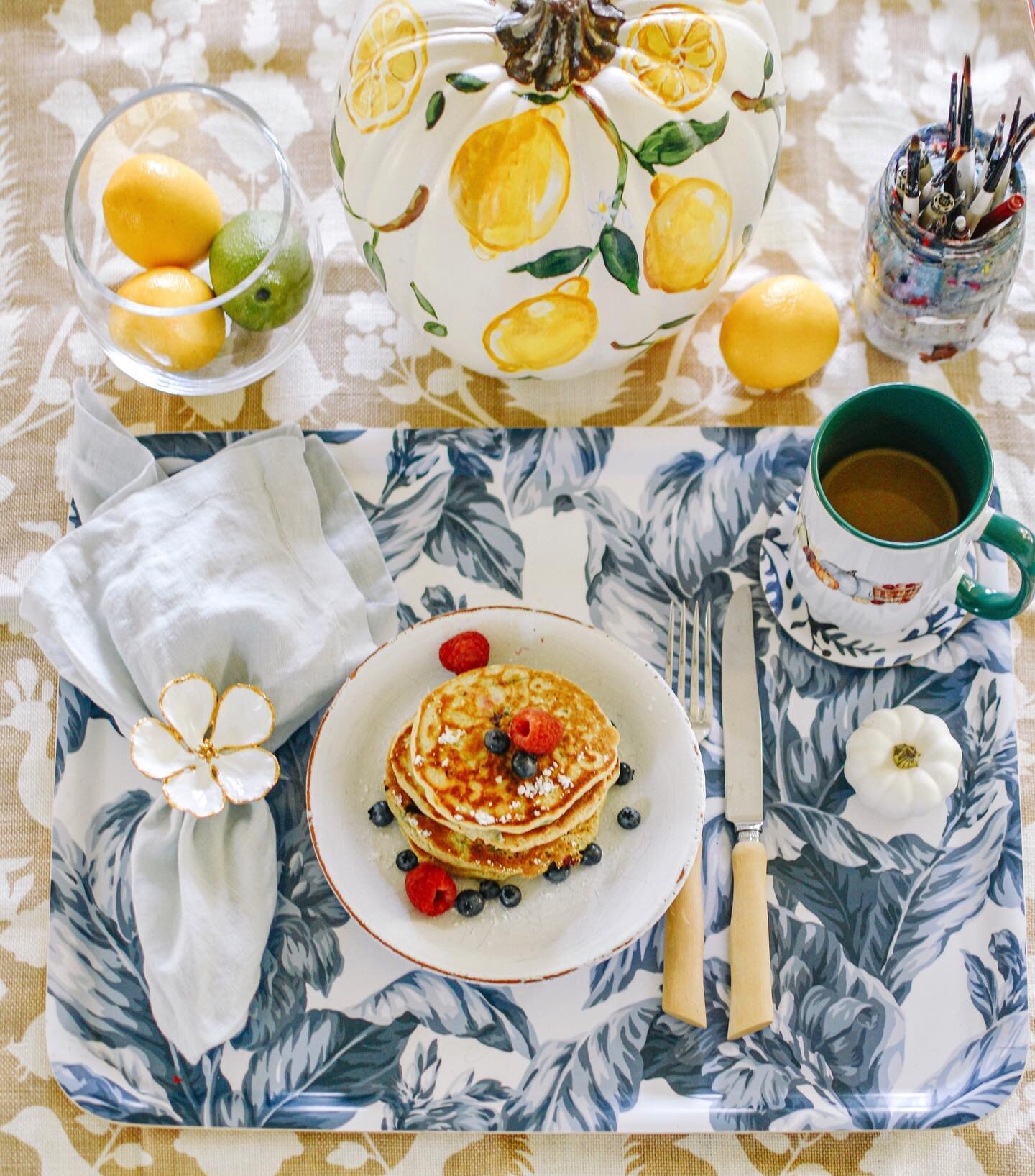 Sunday funday called for a 🥞 + {painted} 🎃 picnic party!🍴
&bull;
MH ☕️ mugs and more are headed to @28centrepointe this fall/holiday season! 🍂 

#merhansonartanddesign