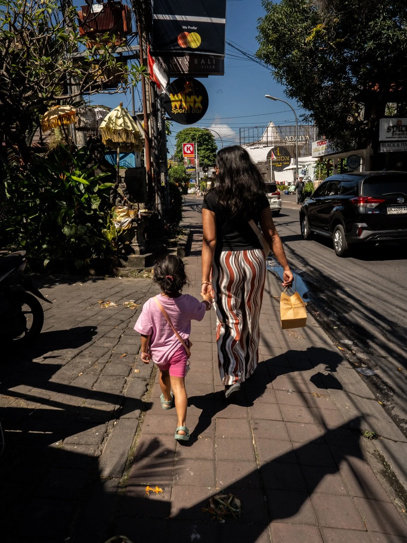Our local spot in Seminyak is a hole-in-the-wall of dreams, @dulucoffee 🫶🏽❤️

#bali #dulucoffee #parenthood #travel coffee