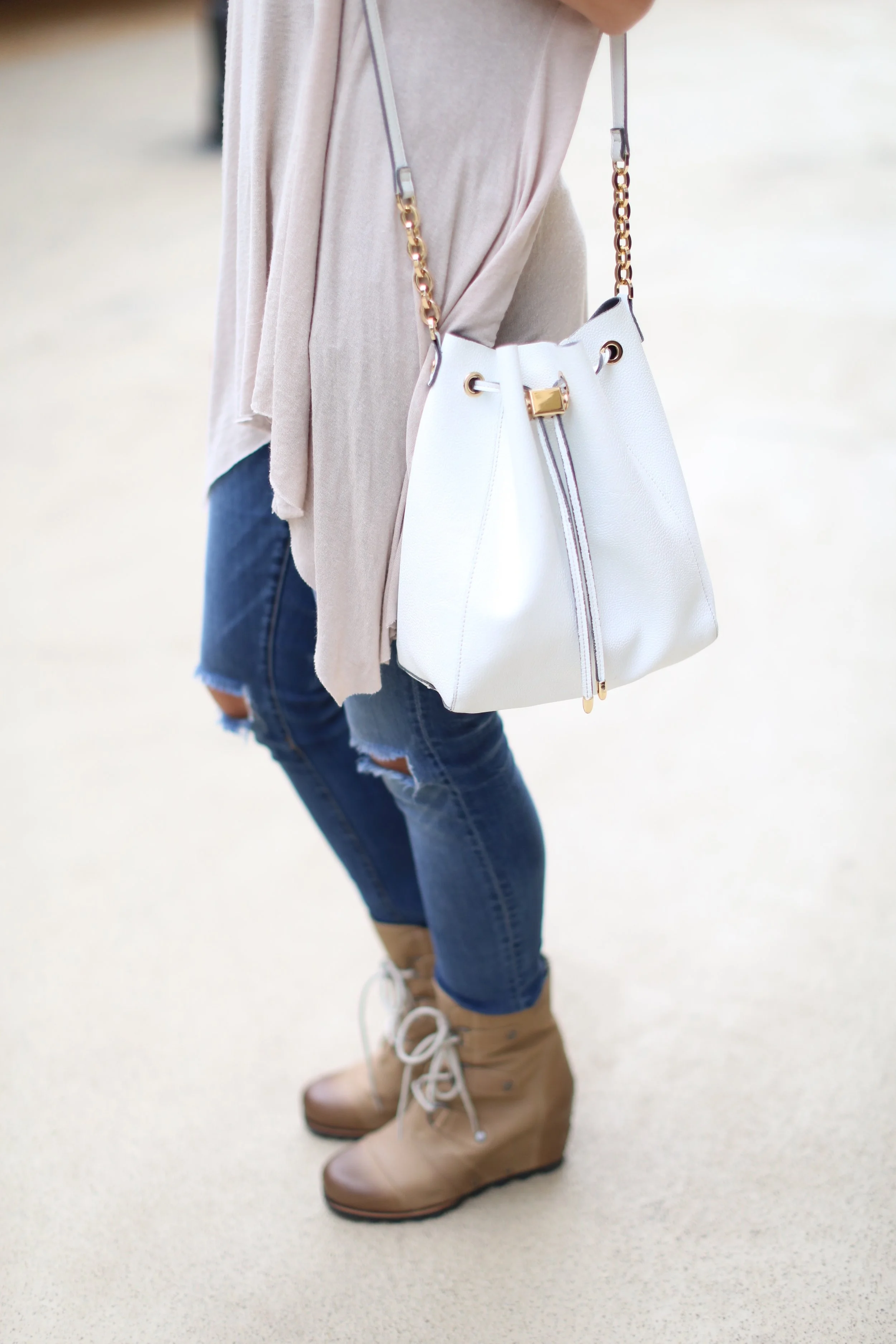Infintiy Scarf + Boots | Fall Outfit | Katelyn Now