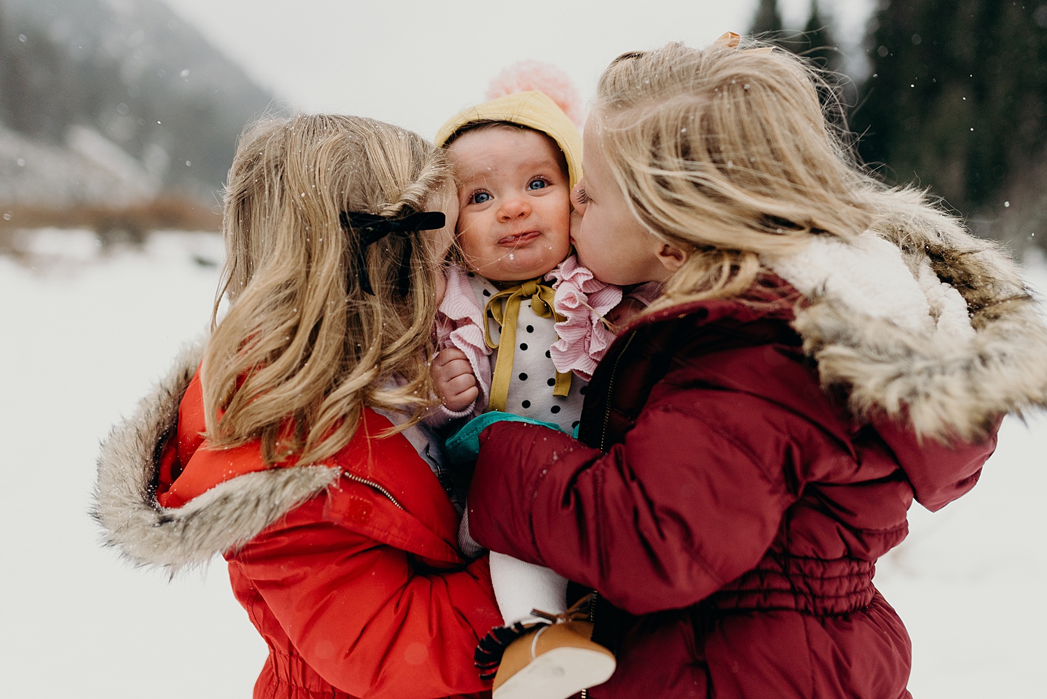 MacFarlane Snowy Winter Family Session_0009.jpg
